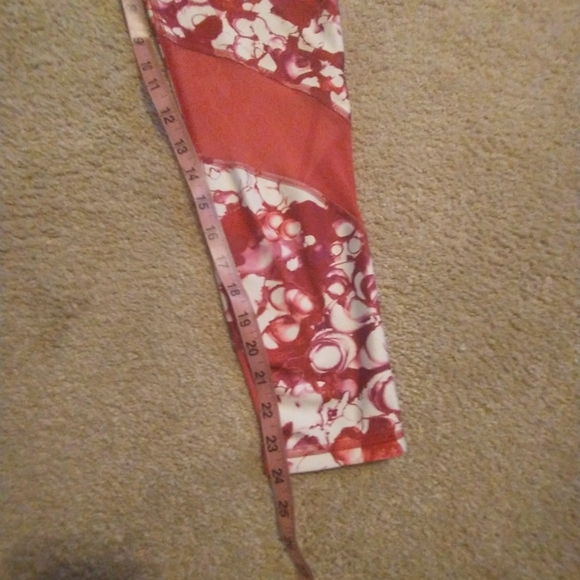 Under Armour Cranberry and White Whimsical Patterned Leggings with Mesh Inserts - Picture 11 of 11